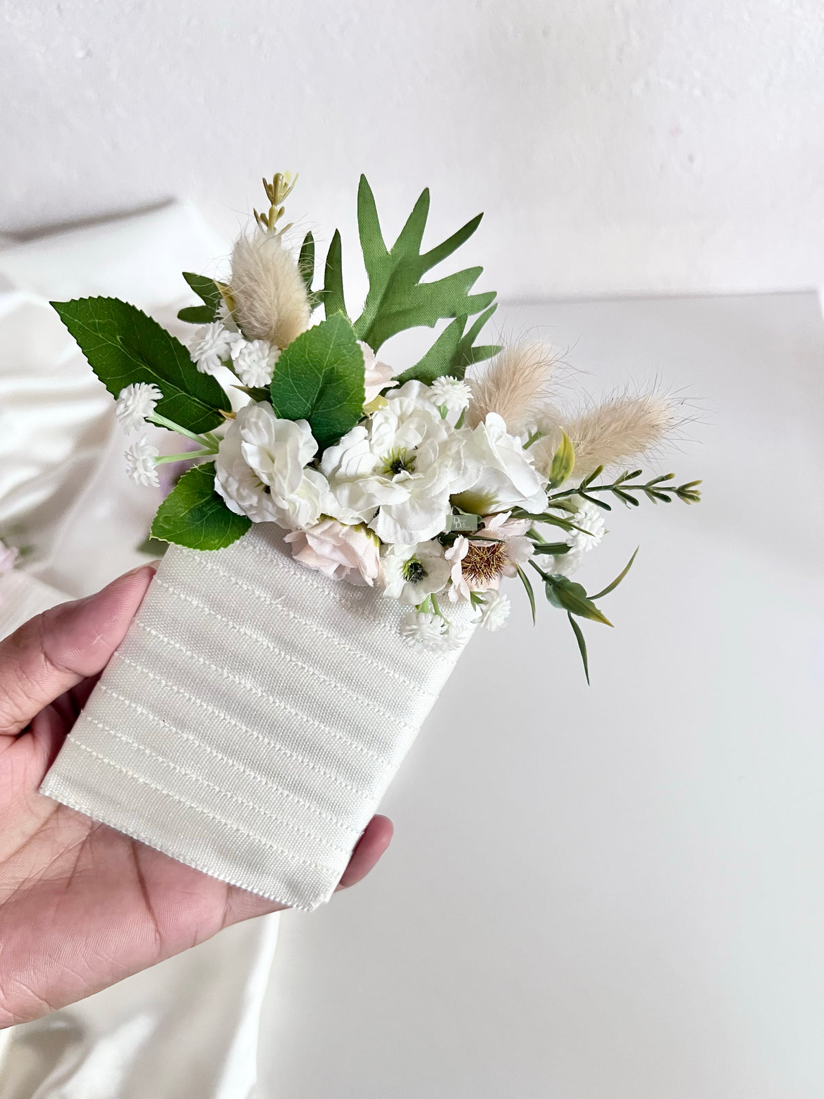 WHITE & GREEN POCKET BOUTONNIERE