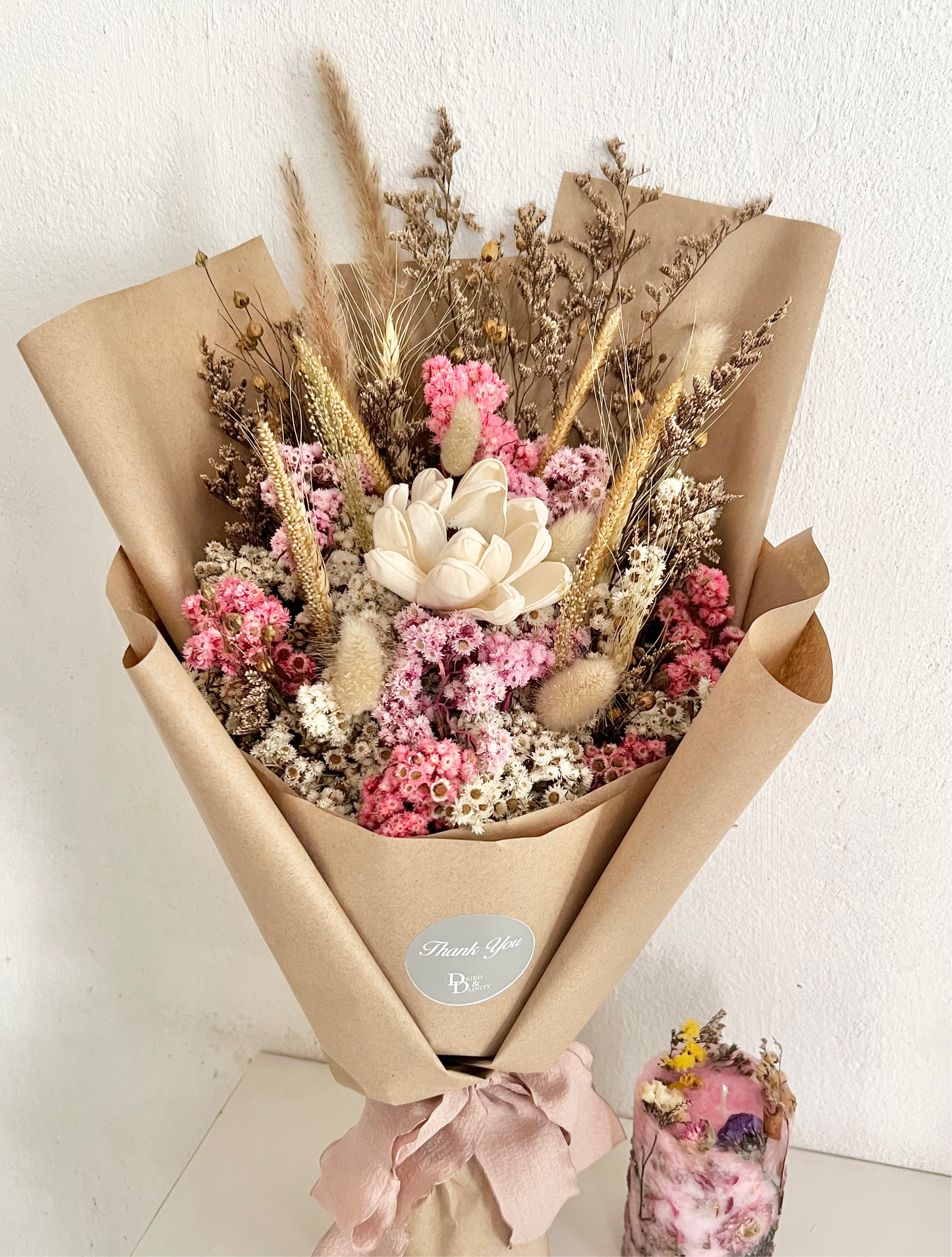 Bringing these gorgeous dried flowers for your homes.