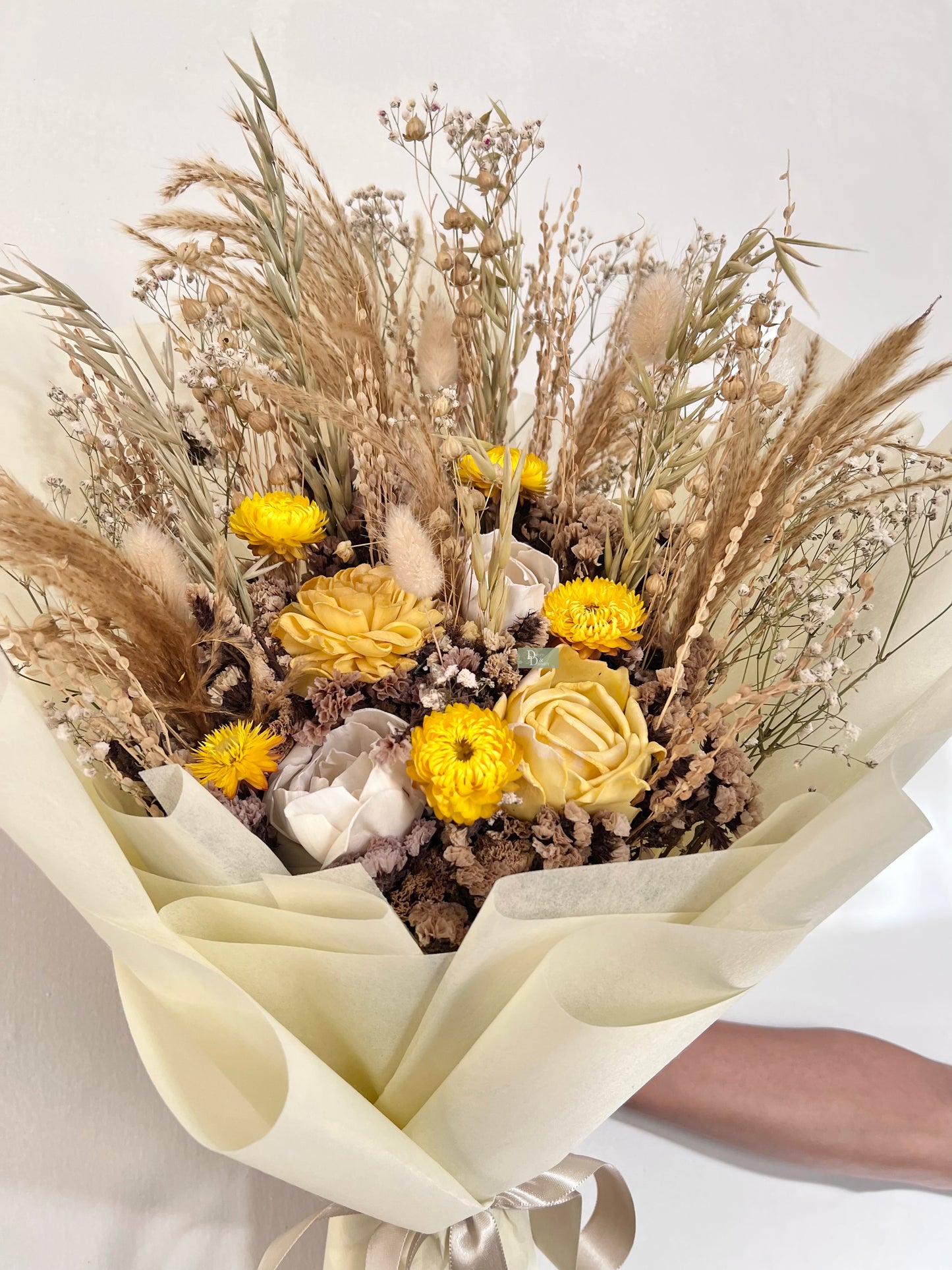 Golden bloom bouquet/dried bouquet