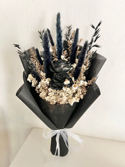 MONOCHROME BOUQUET