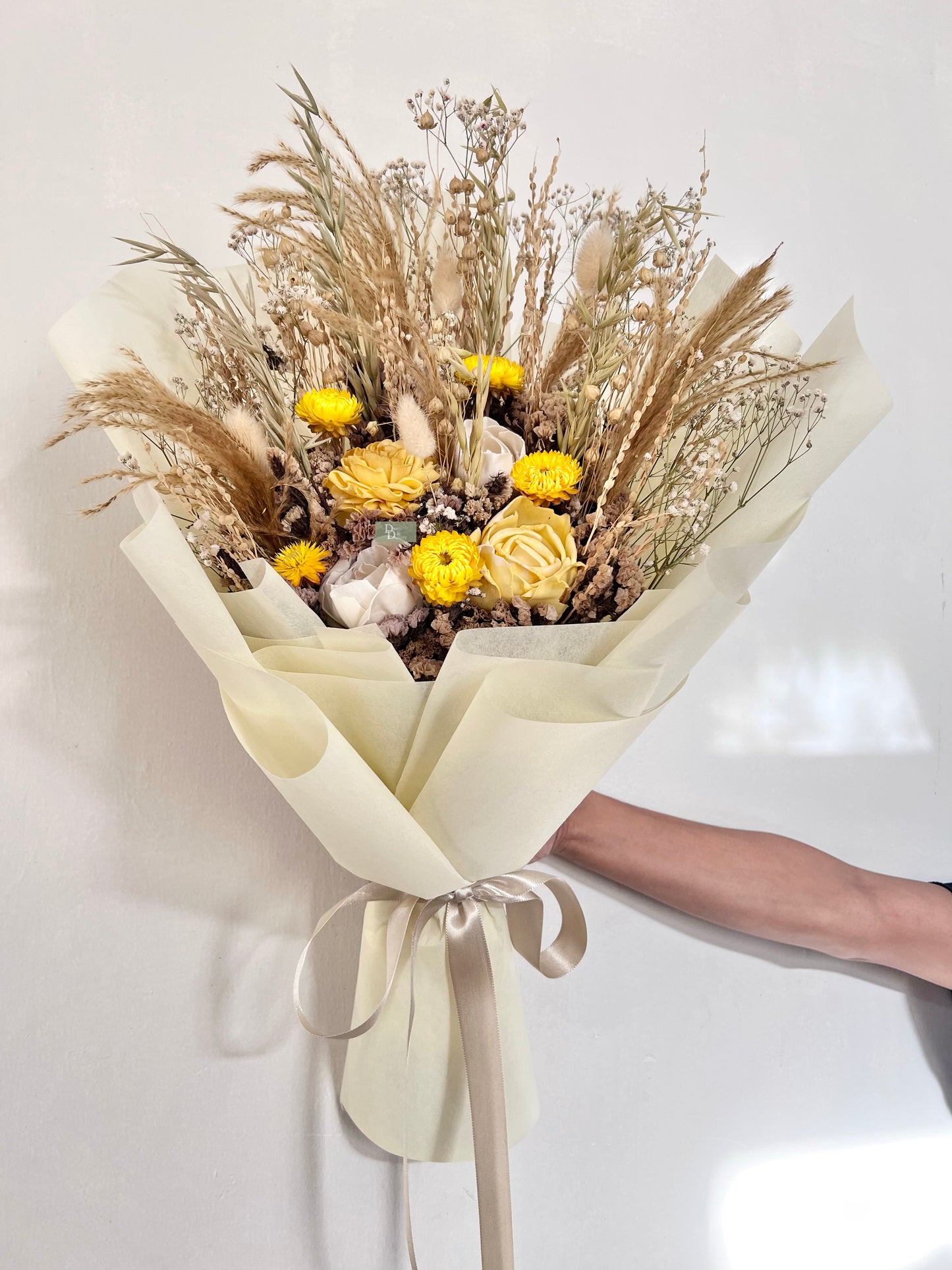 Golden bloom bouquet/dried bouquet