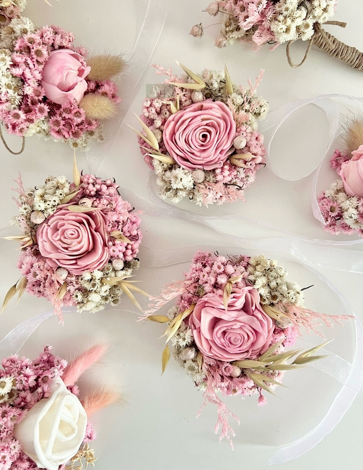 WRIST CORSAGES